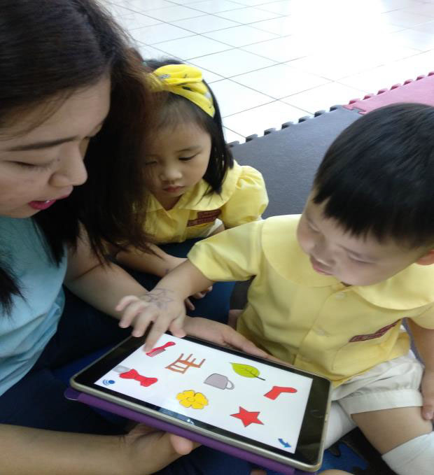 Rainbow Of Fun In Toddler 001